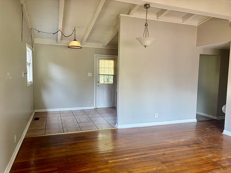 225 Londonderry Dr — Photo 6