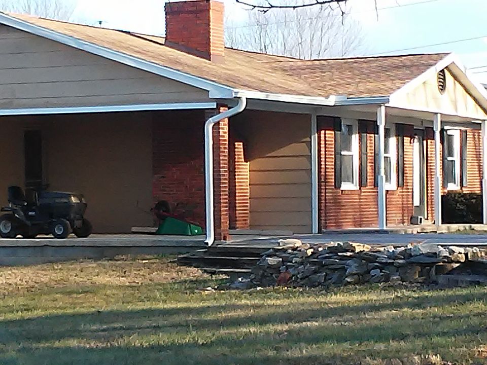 1st image of 21 Cave Quarter Dr