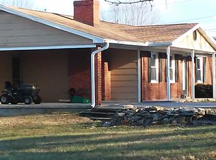 21 Cave Quarter Dr, Charles Town, WV 25414