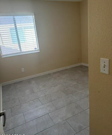 1006 S Slater Cir — Photo 8