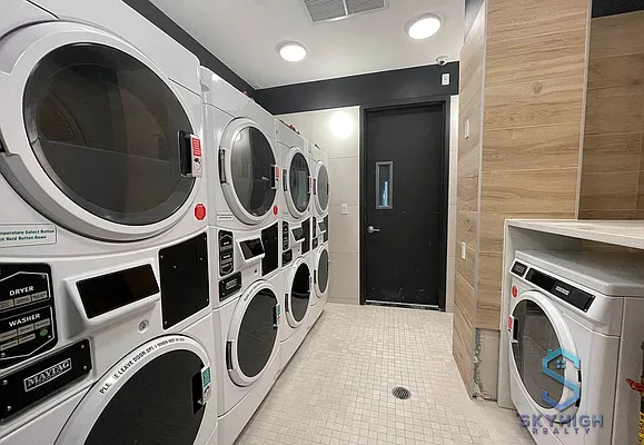 Rented by Skyhigh Realty NYC LLC | media 11