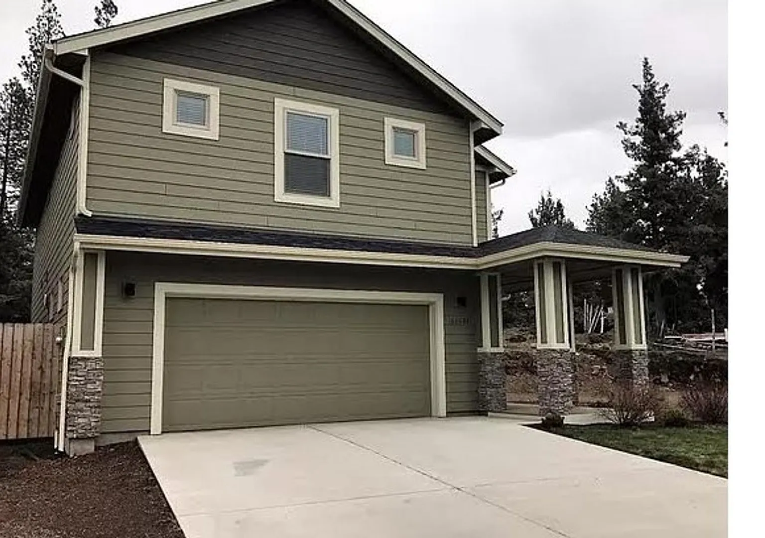 Spacious 3 Bedroom + Bonus Room Near the Old Mill District — Photo 1