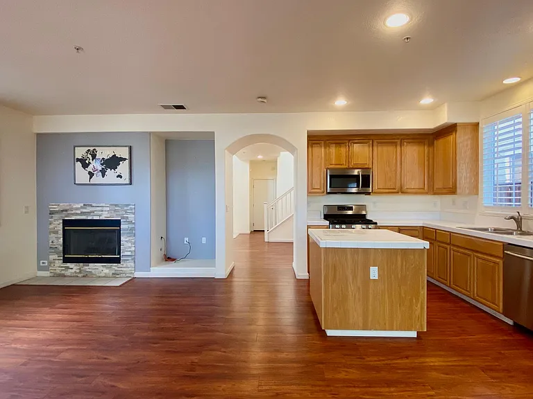 7315 Carter Ave — Photo 5