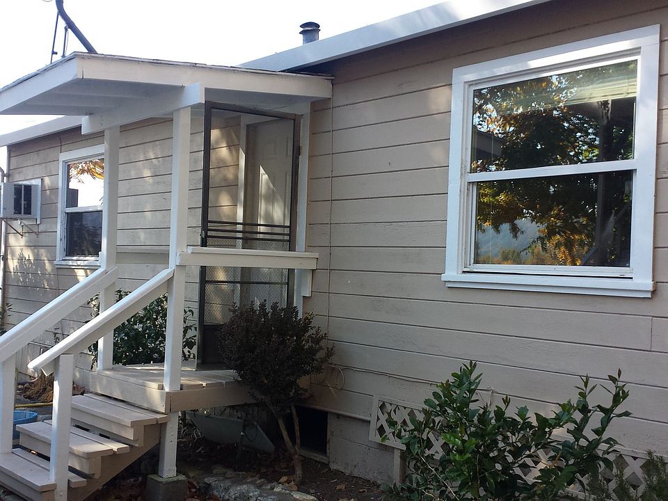 2nd image of 13961 Lakeshore Dr #6
