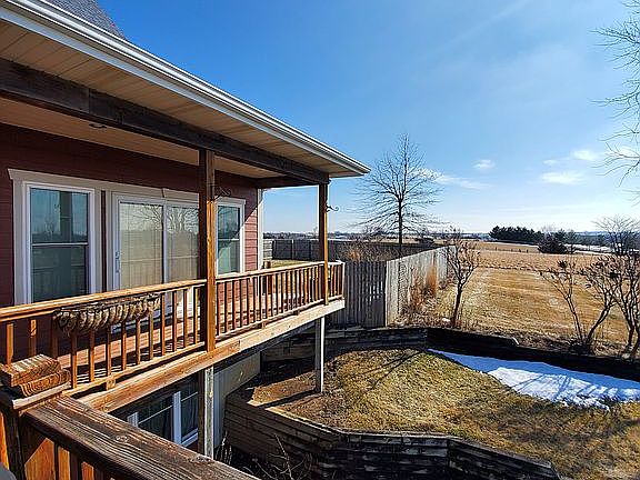 back deck/large fenced yard