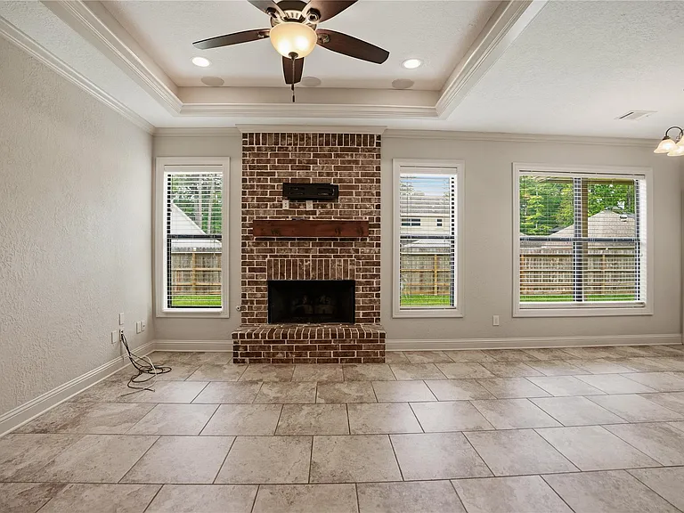 536 Stephen F Austin Dr — Photo 7