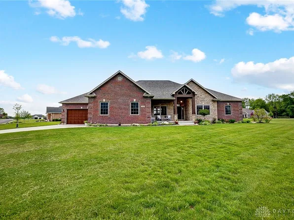 1243 Cole Harbor Dr, Troy, OH 45373