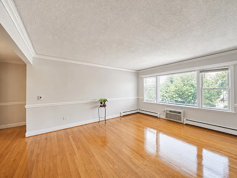 4940 N Leonard Dr #3B — Photo 2