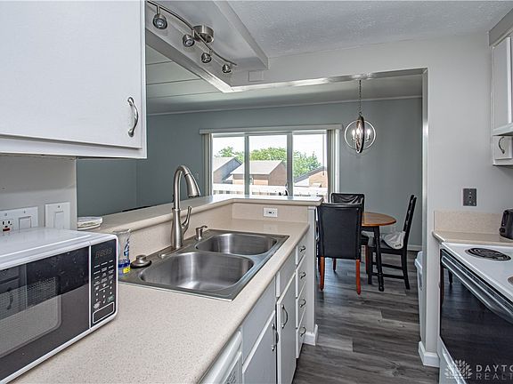 3rd image of 1116 Eagle Feather Cir APT F