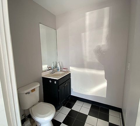 5th image of 804B S Rogers St #804B