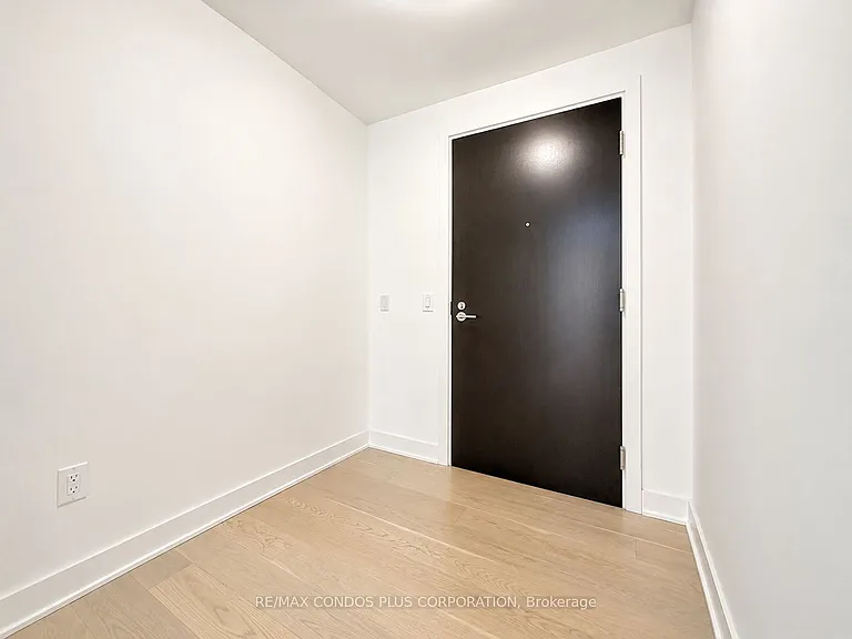 11 Yorkville Ave #3907 — Photo 27