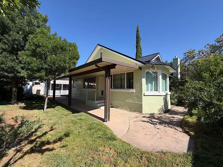 337 W 200 N — Photo 24