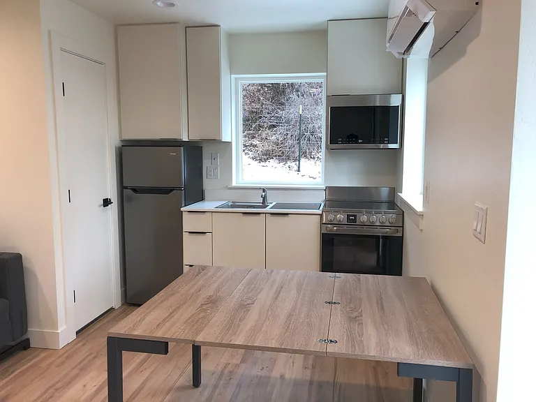 219 Rosemary Ln #B — Photo 11