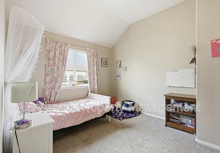 1218 Inglewood Dr — Photo 18