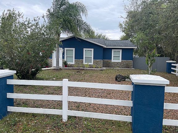 3rd image of 609 Escondido Ct