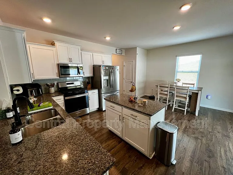 27 Oak Edge Ln — Photo 7
