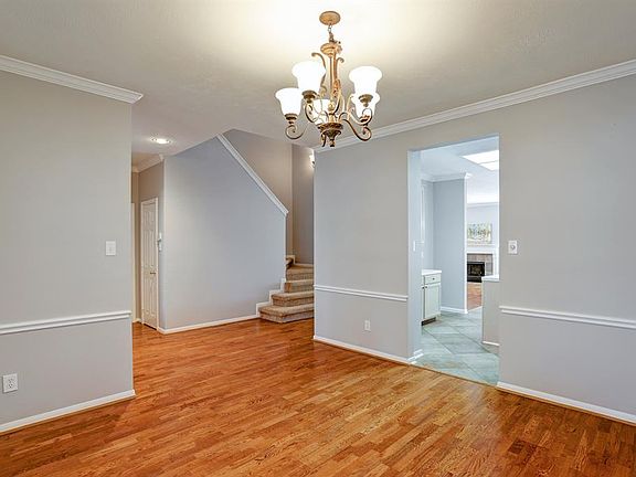 3rd image of 15239 Shapiro Springs Ln