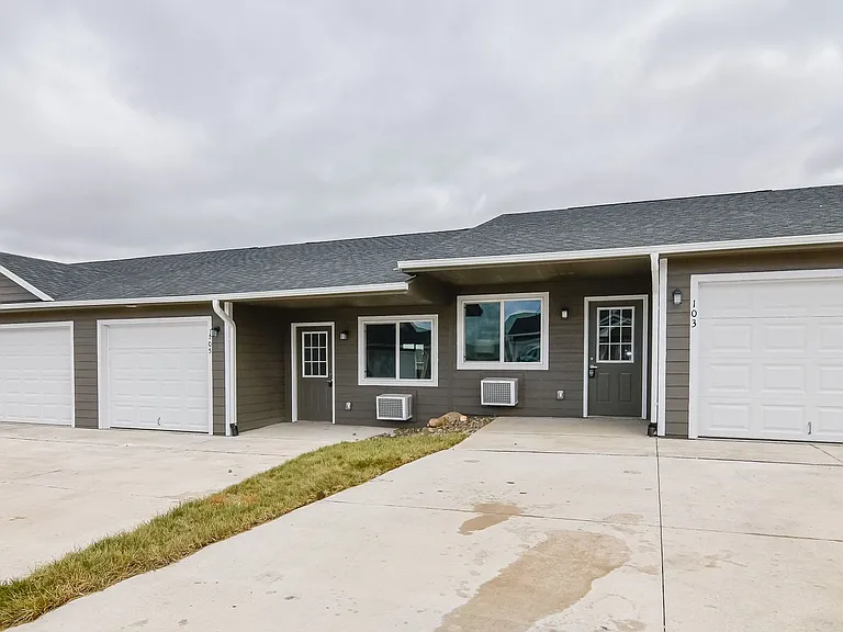 2218 Newton Rd — Photo 28