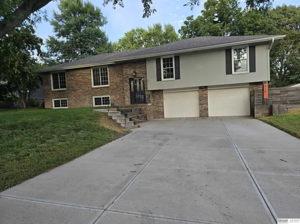415 S 217th St, Elkhorn, NE 68022
