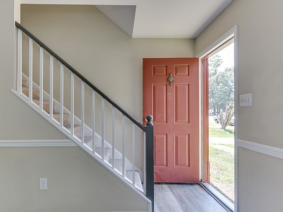 5th image of 732 Galahad Dr