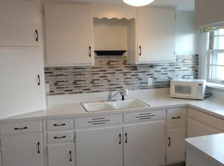 809 Monroe Ave, Racine, WI 53405