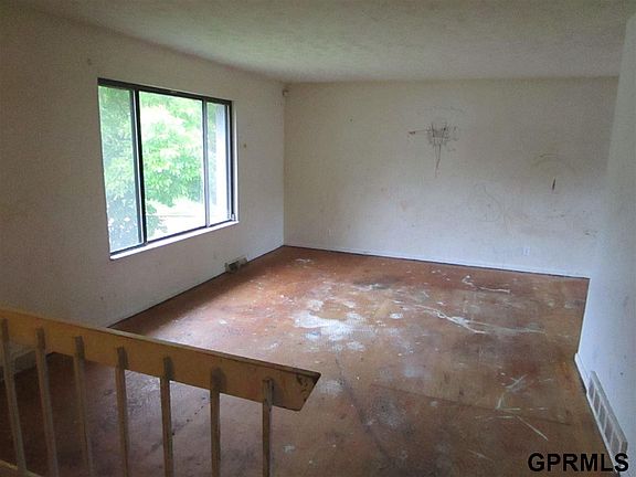5th image of 13815 West Cir