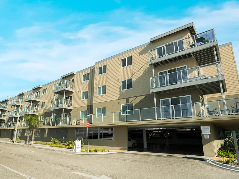 Wayfarer Apartments + Marina — Photo 30