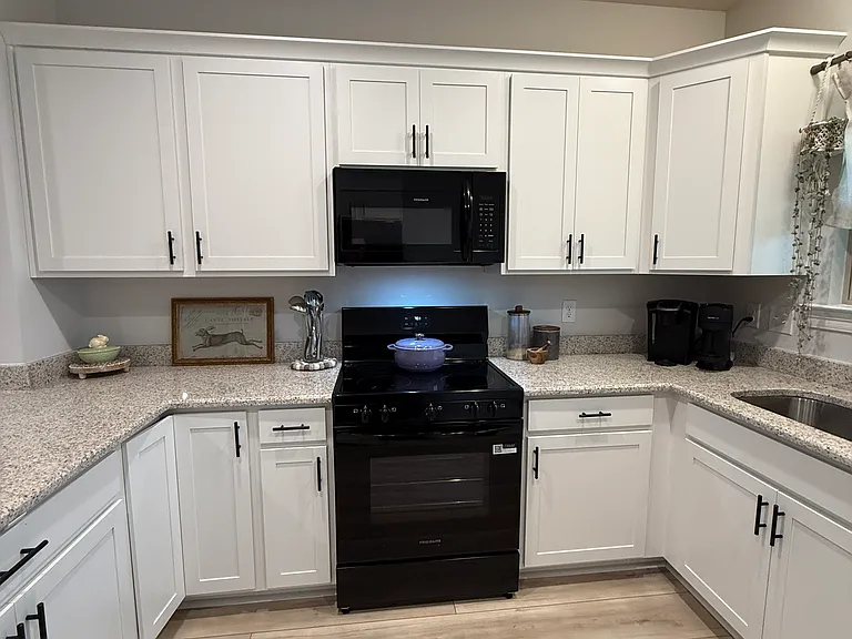 116 Brattle Ct — Photo 15