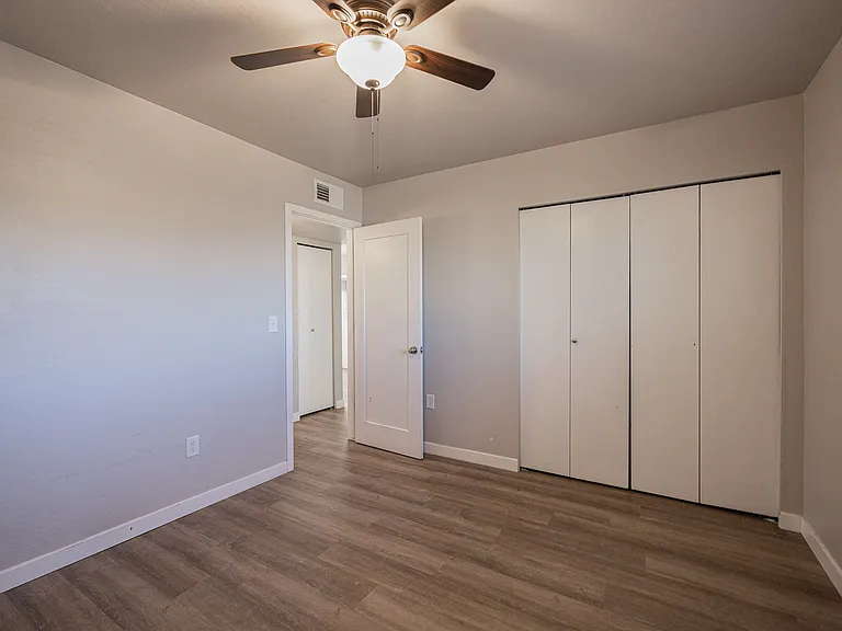 2 bed, 1.0 bath, 816 sqft, $1,350 — Photo 13