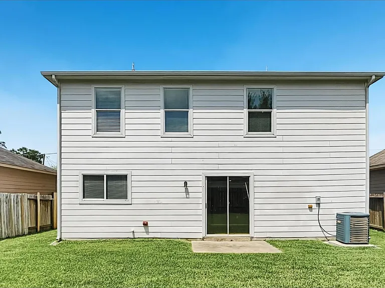 504 Leaf Cluster Ct E — Photo 16