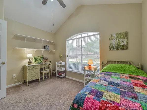 20422 Willow Trace Dr, Cypress, TX 77433