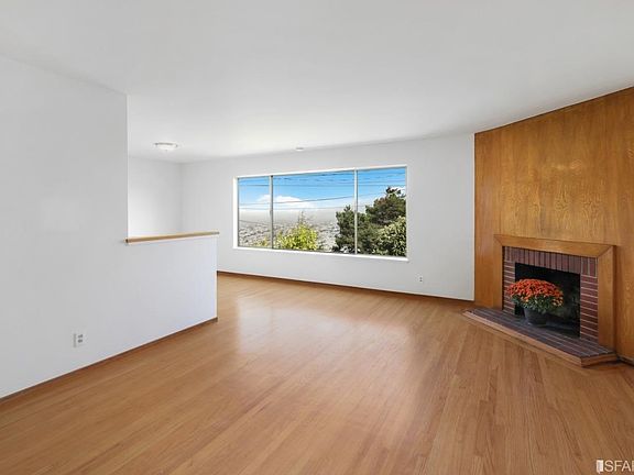 5th image of 218 Polaris Way