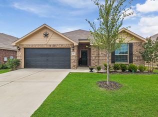 106 Magnolia Dr, Sanger, TX 76266