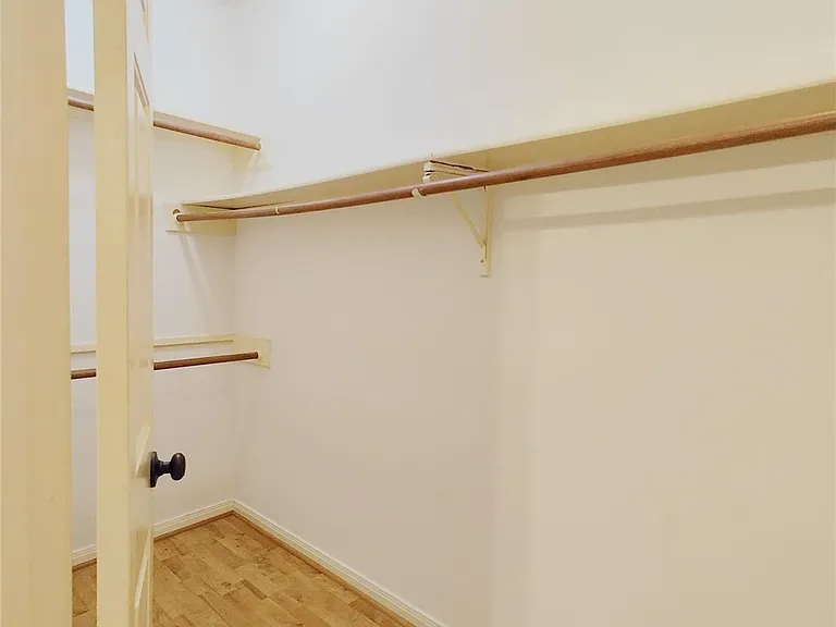 5019 Greenriver Valley Dr — Photo 10