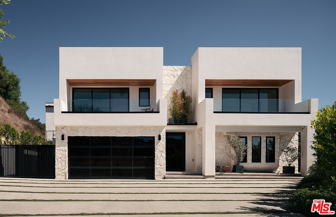 2608 Zorada Dr, Los Angeles, CA 90046 | MLS #25618349 | Zillow