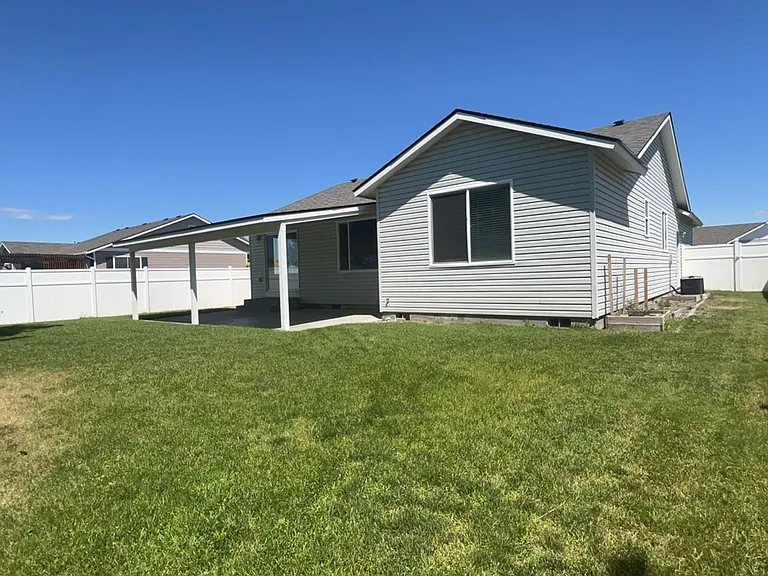 1537 Foxglove Ave — Photo 17