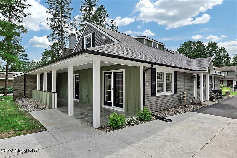 4th image of 32 Kirby Road