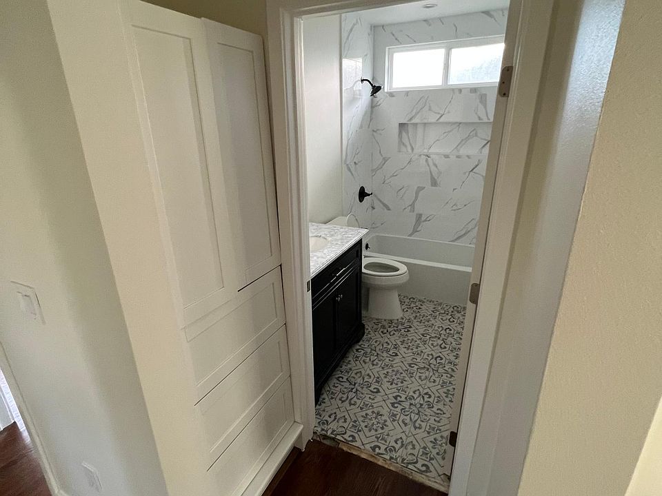 2nd image of 15334 Bledsoe St