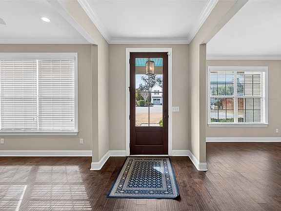 5th image of 19 Sinclair Way