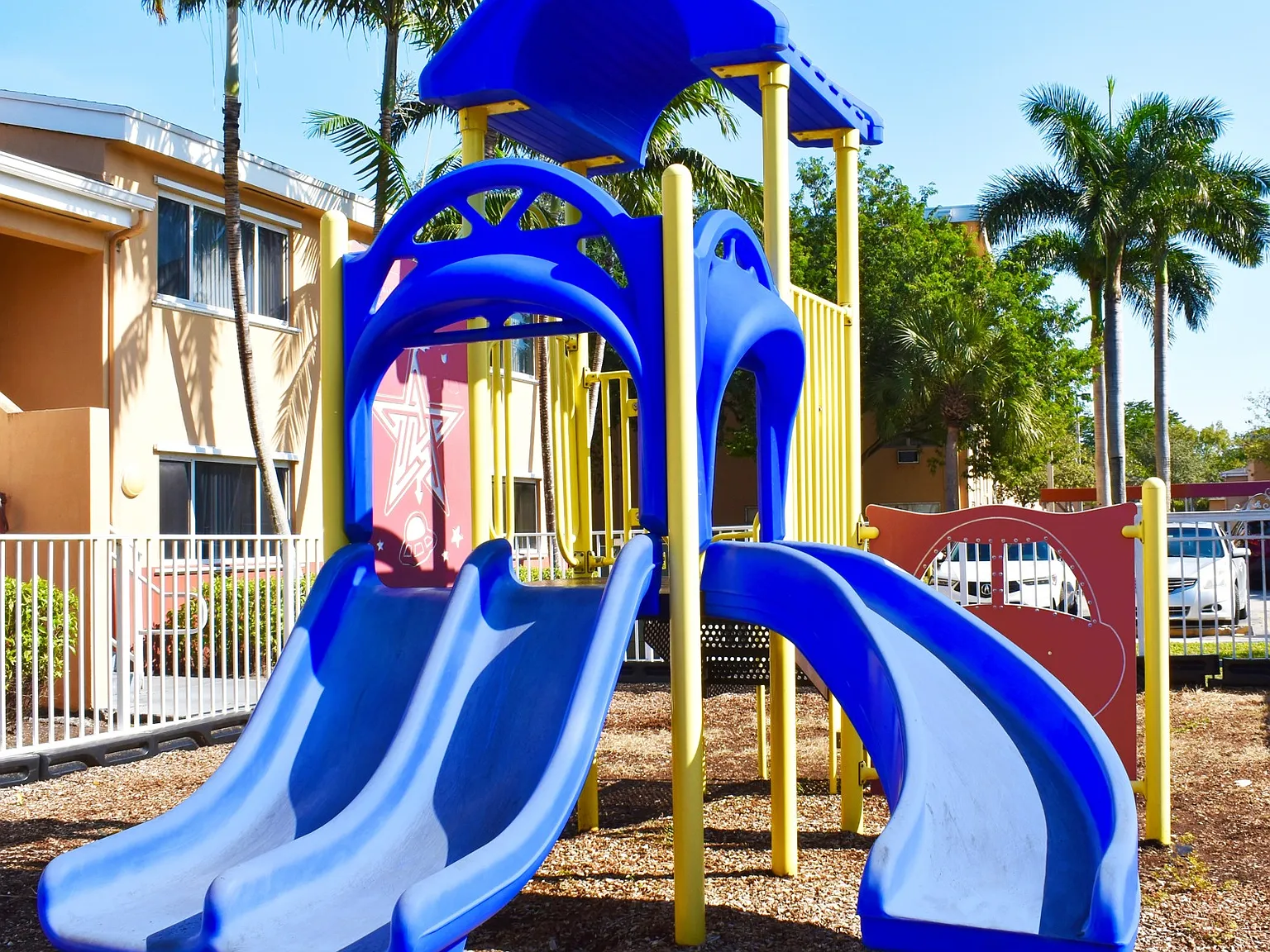 Sunshine Lakes Apartments — Photo 4