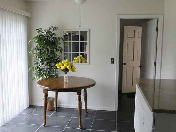 5th image of 1826 Grassington Way N