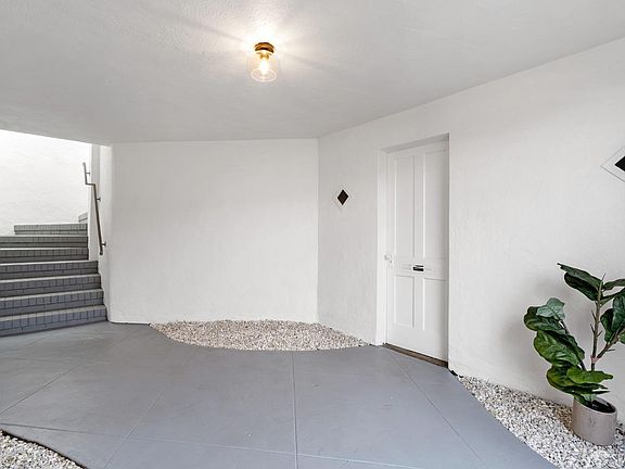 5th image of 1830 20th Ave