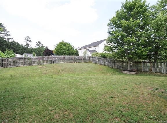 5th image of 4153 Autumn Cove Dr