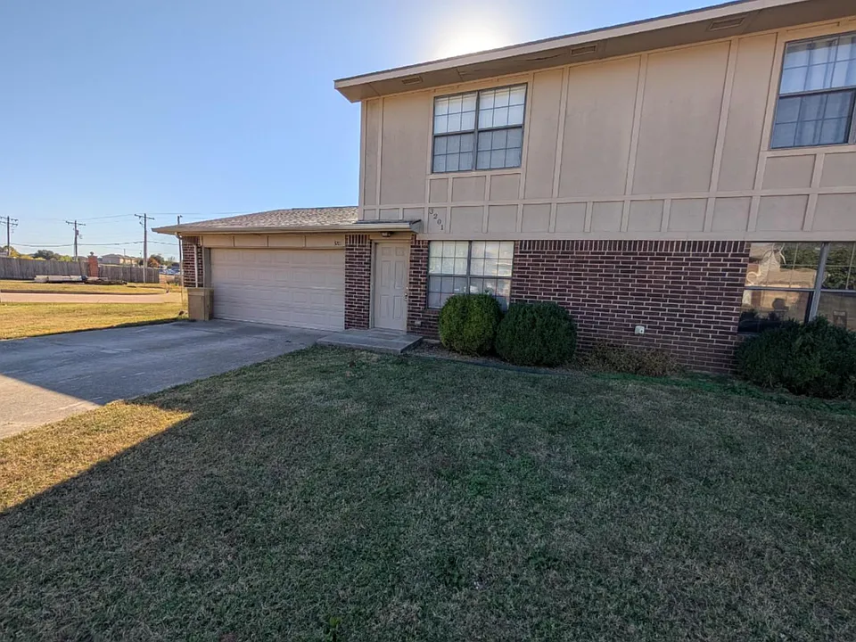 3201 Lois Arlene Cir