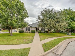 908 Golden Aster Ct, Burleson, TX 76028