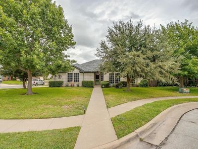 908 Golden Aster Ct, Burleson, TX, 76028
