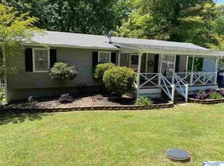 5381 Hackberry Cir, Hokes Bluff, AL 35903