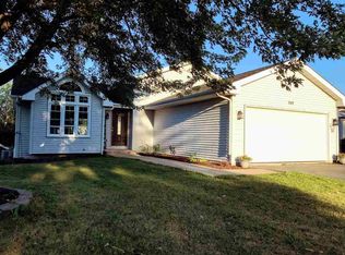 949 White Chapel Ln, Rockford, IL