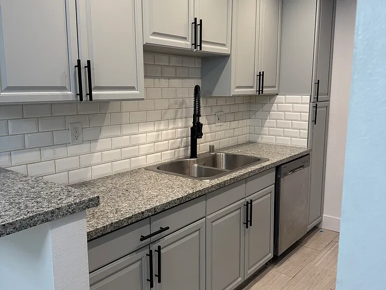 4429 Saugus Ave #3 — Photo 7