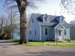 10 W Maple St, New Baden, IL 62265